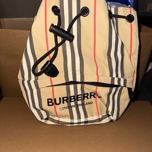 Burberry bucket bag